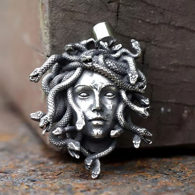 Gothic Snake Pendant Necklace For Unisex Featuring Electroplated Zinc Alloy With Twisted Rope Chain