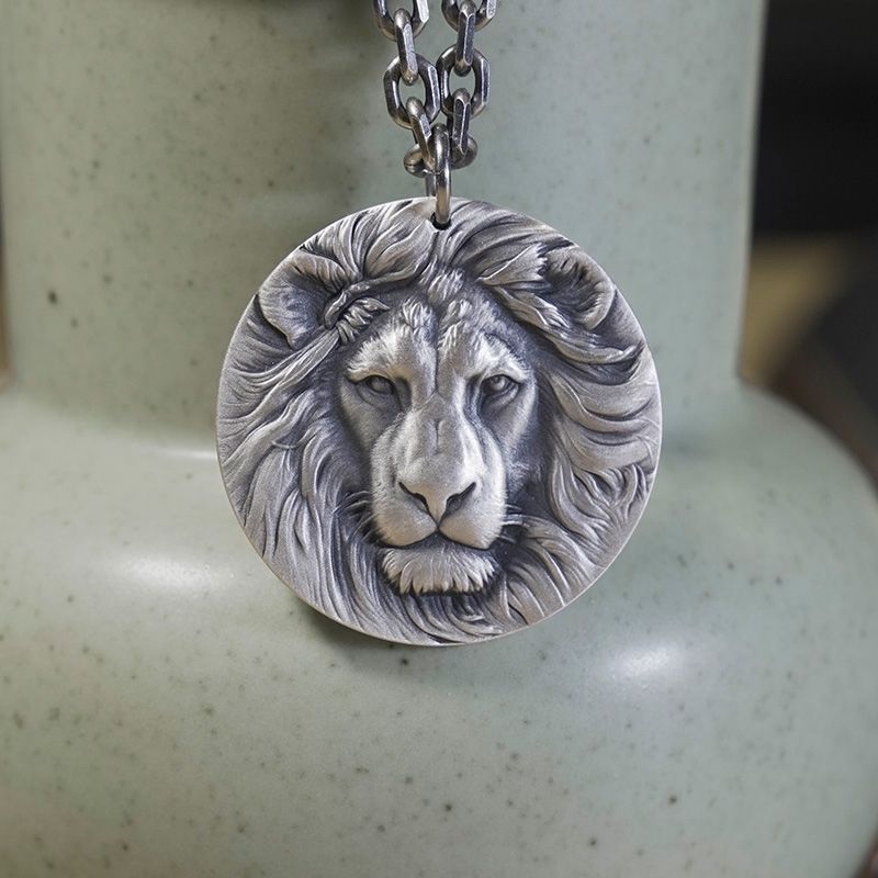 Lion Pendant For Men's Festival Wear In Silver Zinc Alloy Featuring Electroplated Craftsmanship