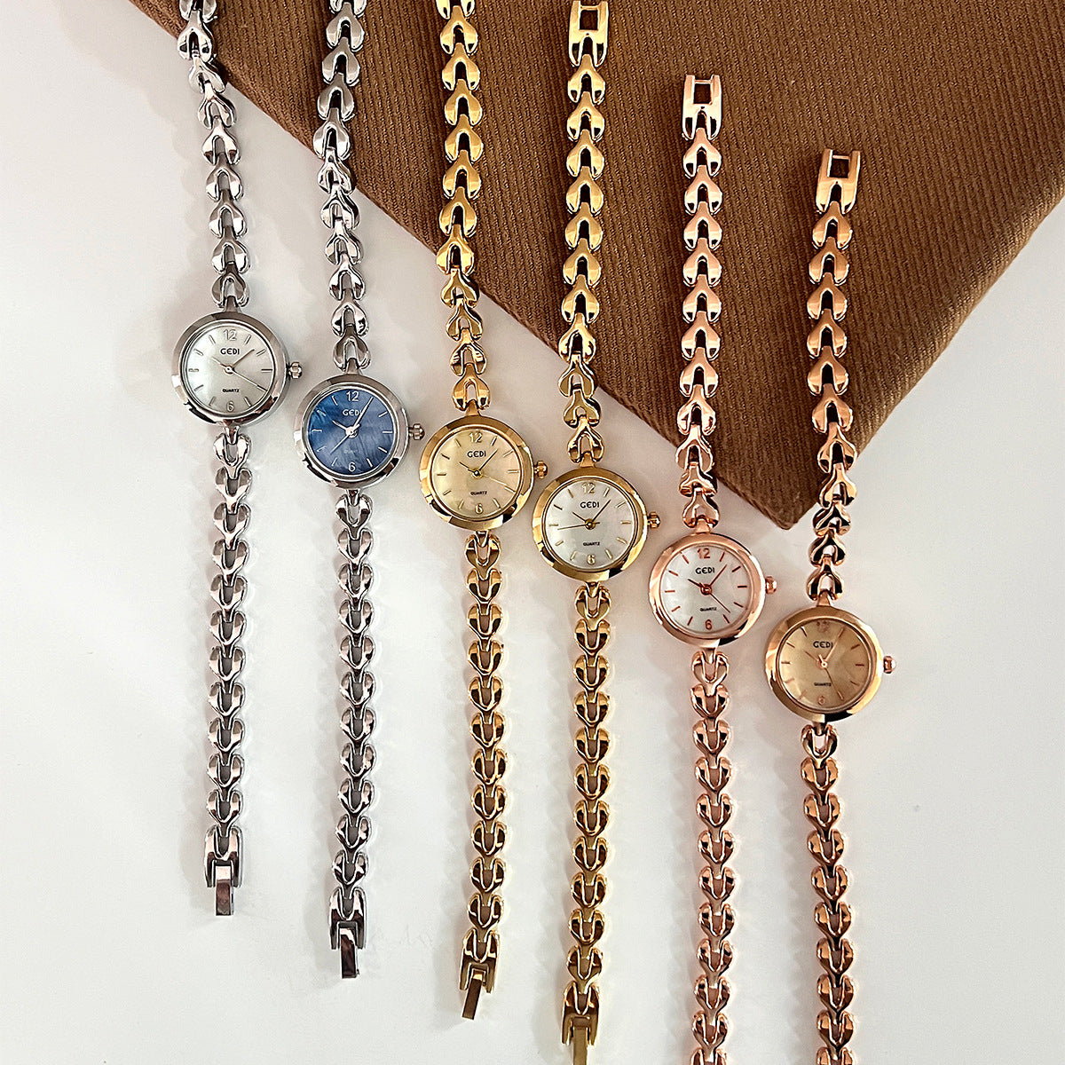 Women's Quartz Watch With Stainless Steel Strap And Jewelry Buckle, Featuring Tempered Glass Mirror And Pointer Display