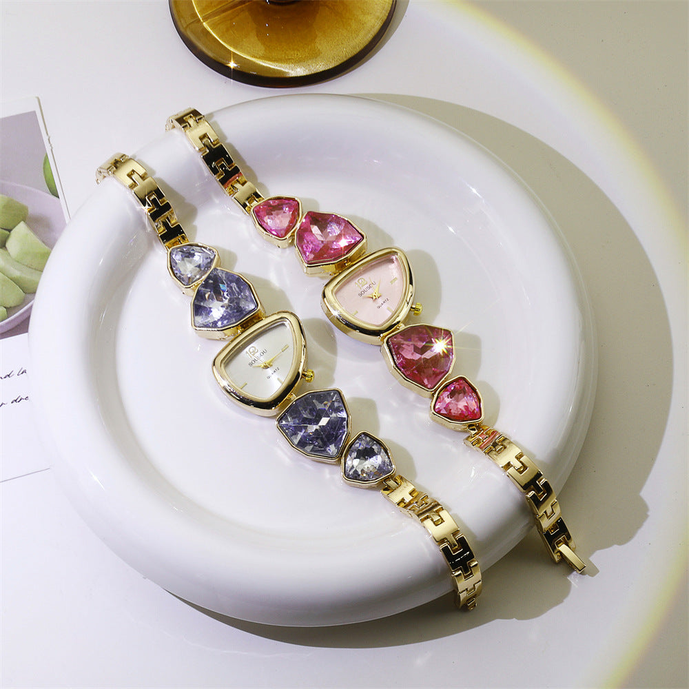 Women’s Quartz Watch With Alloy Strap And Jewelry Buckle Featuring Ordinary Glass Mirror And Pointer Display