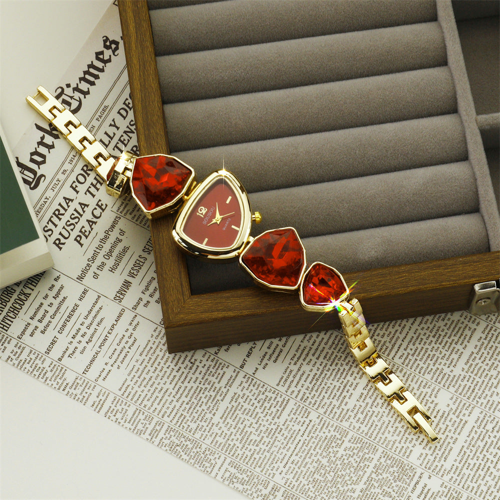 Women’s Quartz Watch With Alloy Strap And Jewelry Buckle Featuring Ordinary Glass Mirror And Pointer Display