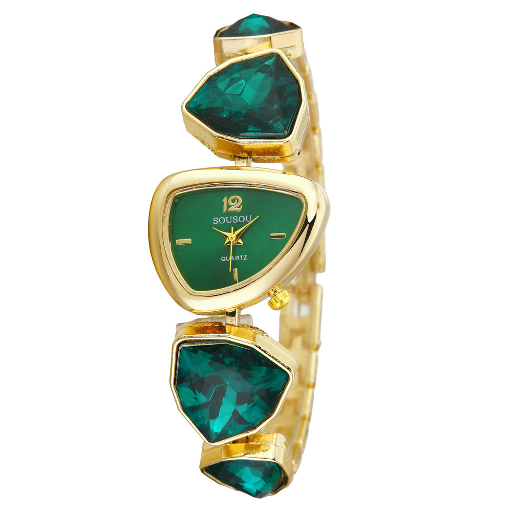 Women’s Quartz Watch With Alloy Strap And Jewelry Buckle Featuring Ordinary Glass Mirror And Pointer Display