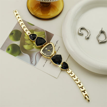 Women’s Quartz Watch With Alloy Strap And Jewelry Buckle Featuring Ordinary Glass Mirror And Pointer Display
