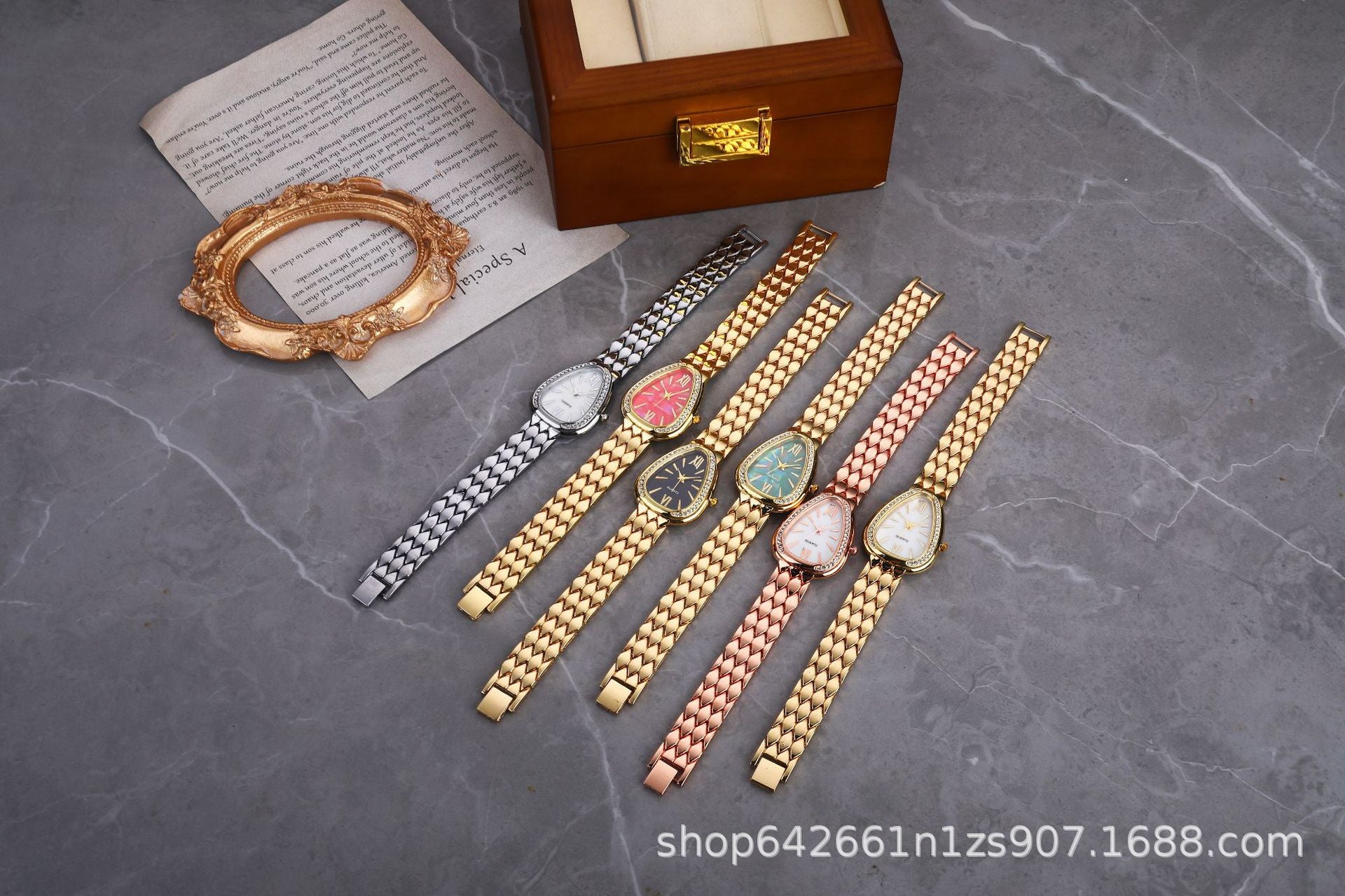 Women's Quartz Watch With Stainless Steel Strap And Buckle, Featuring Tempered Glass Mirror And Pointer Display