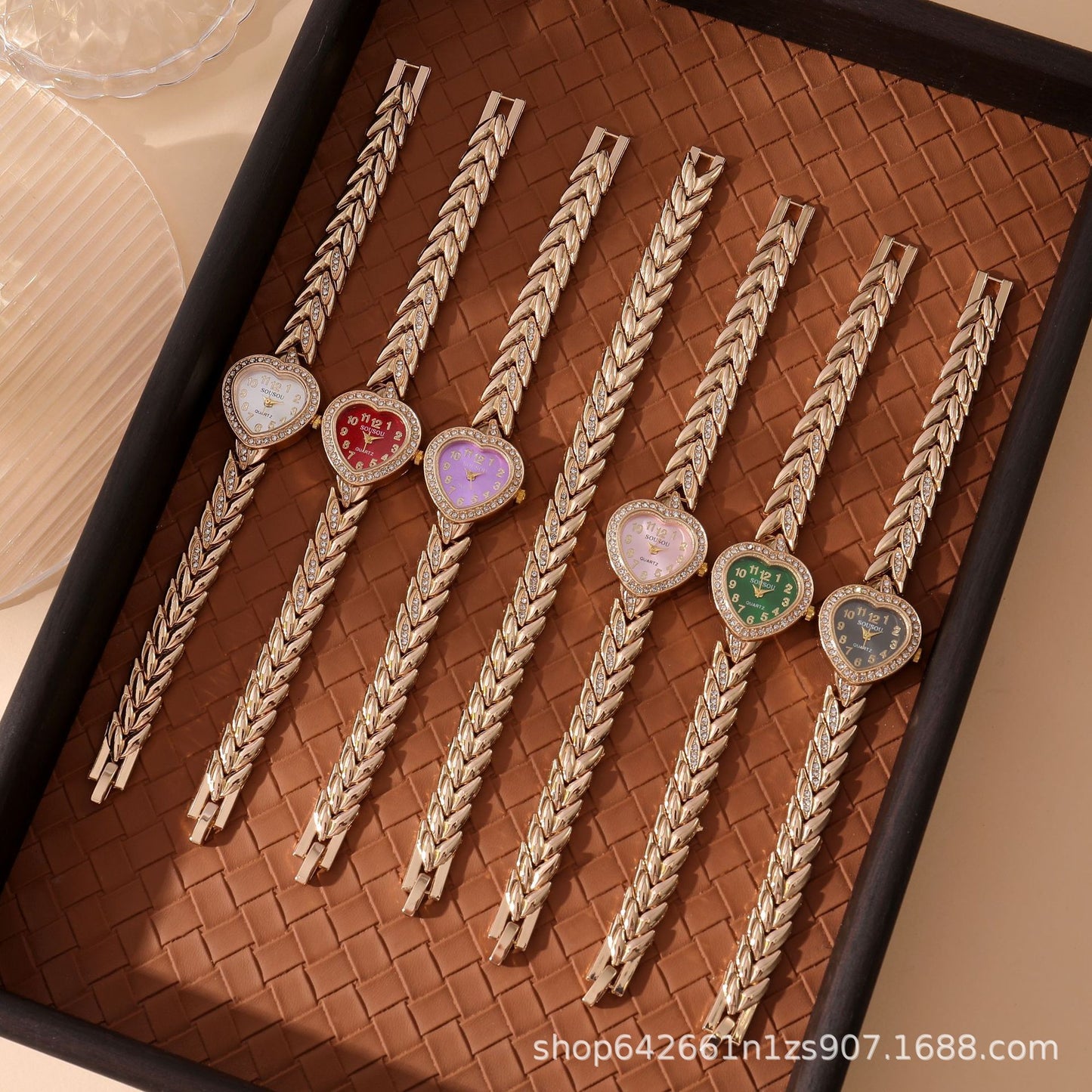 Women's Quartz Watch With Stainless Steel Strap And Buckle, Featuring Tempered Glass Mirror And Pointer Display