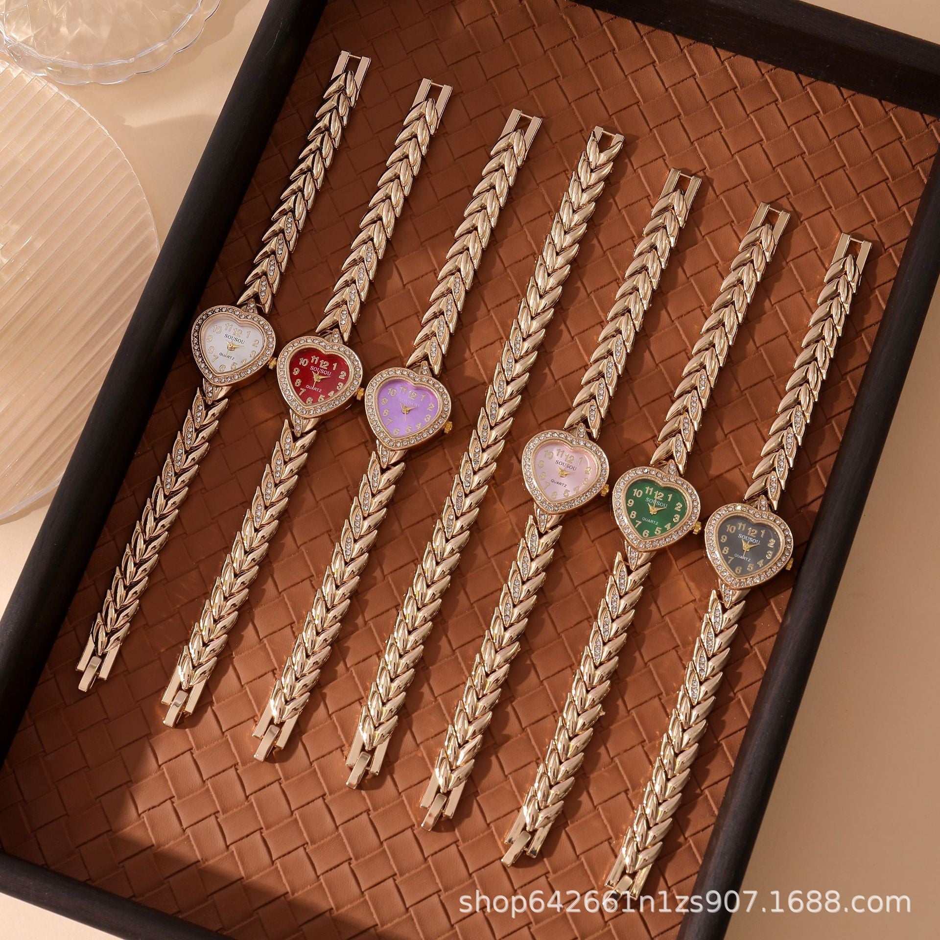 Women's Quartz Watch With Stainless Steel Strap And Buckle, Featuring Tempered Glass Mirror And Pointer Display