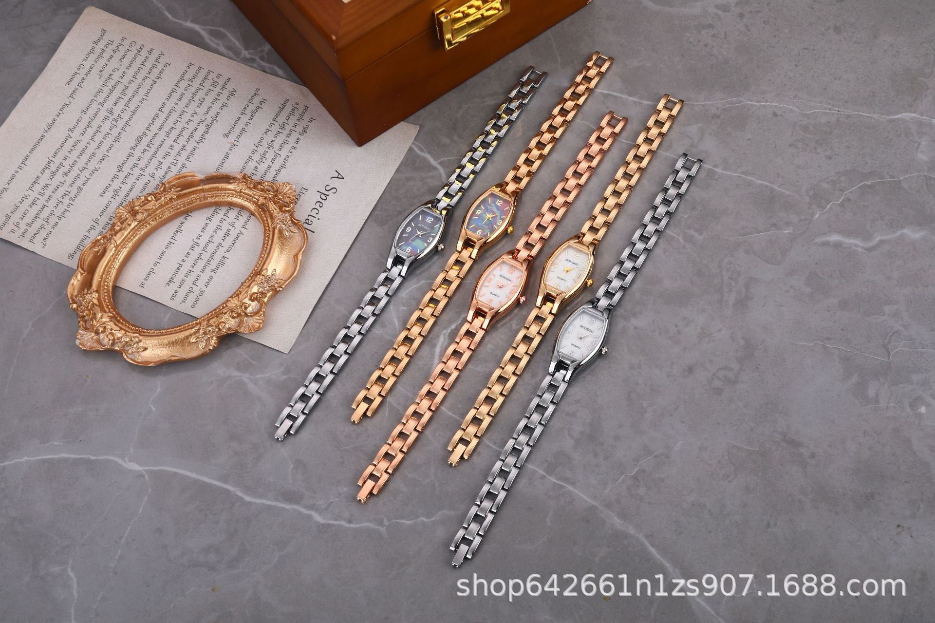 Women's Quartz Watch With Stainless Steel Strap And Buckle, Featuring Tempered Glass Mirror And Pointer Display