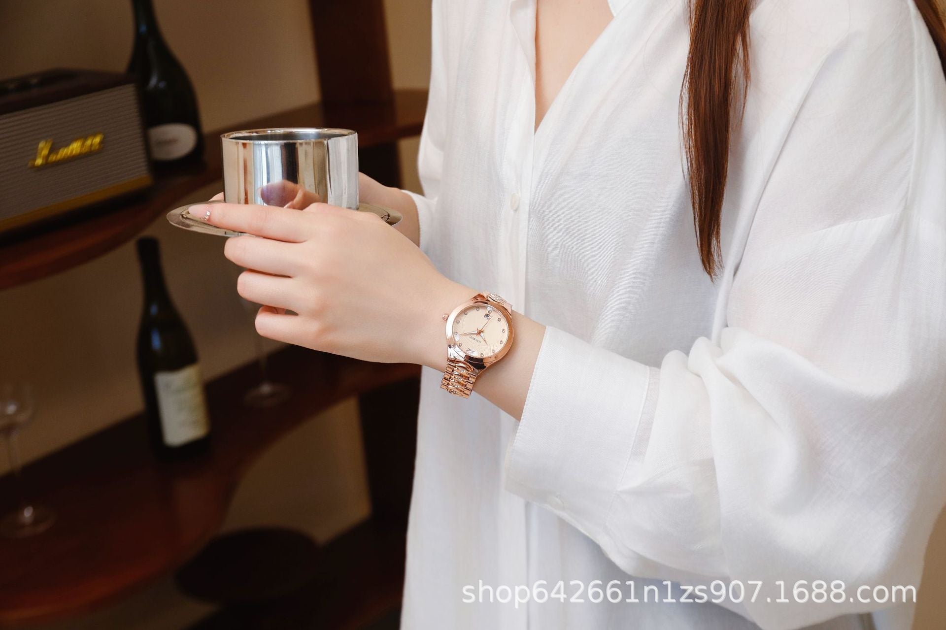Women's Quartz Watch With Stainless Steel Strap And Buckle, Featuring Tempered Glass Mirror And Pointer Display