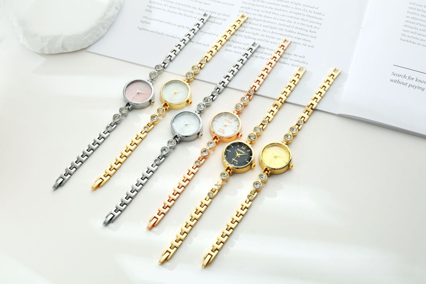 Women's Quartz Watch With Stainless Steel Strap And Buckle, Featuring Tempered Glass Mirror And Pointer Display