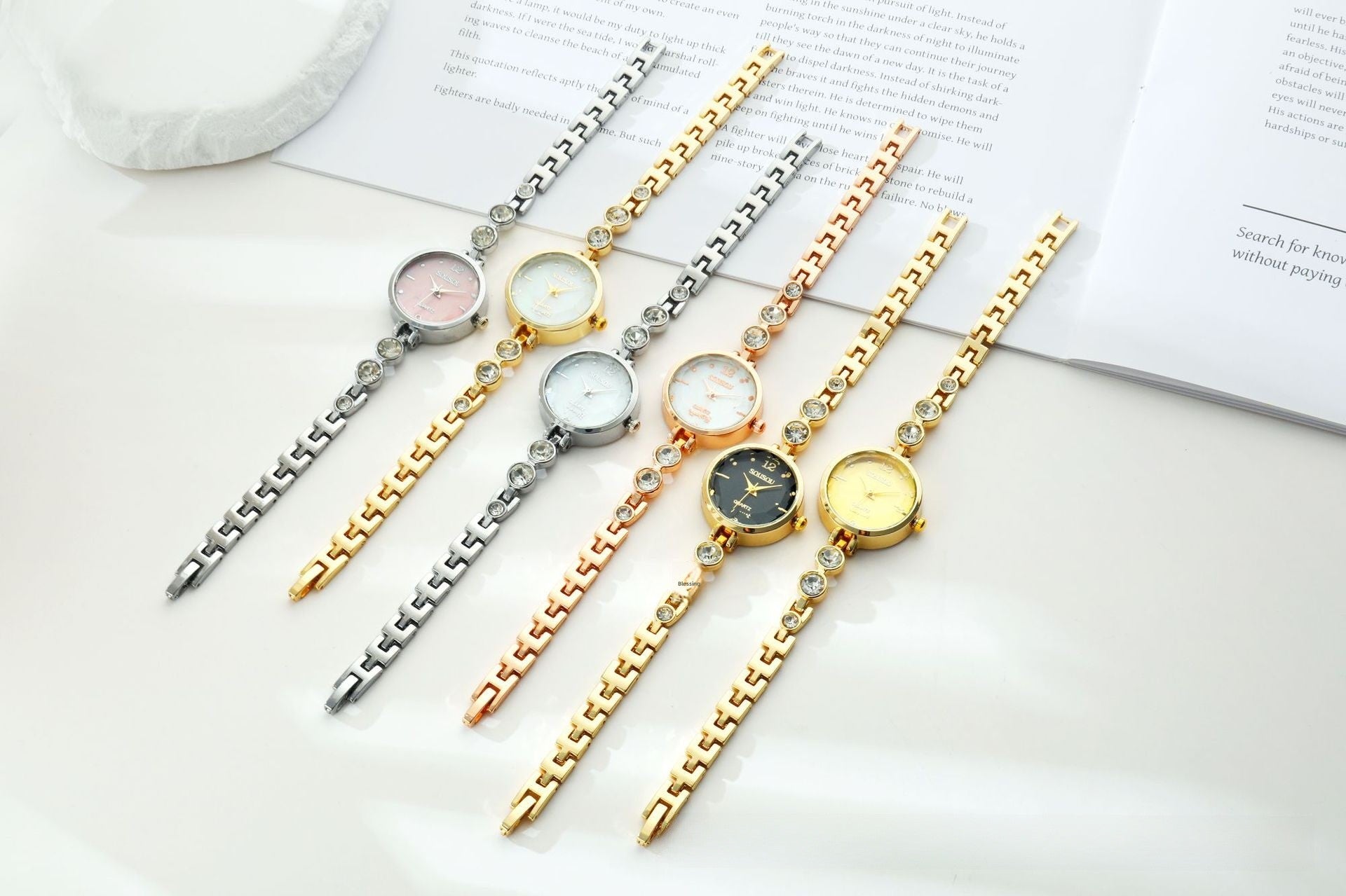 Women's Quartz Watch With Stainless Steel Strap And Buckle, Featuring Tempered Glass Mirror And Pointer Display