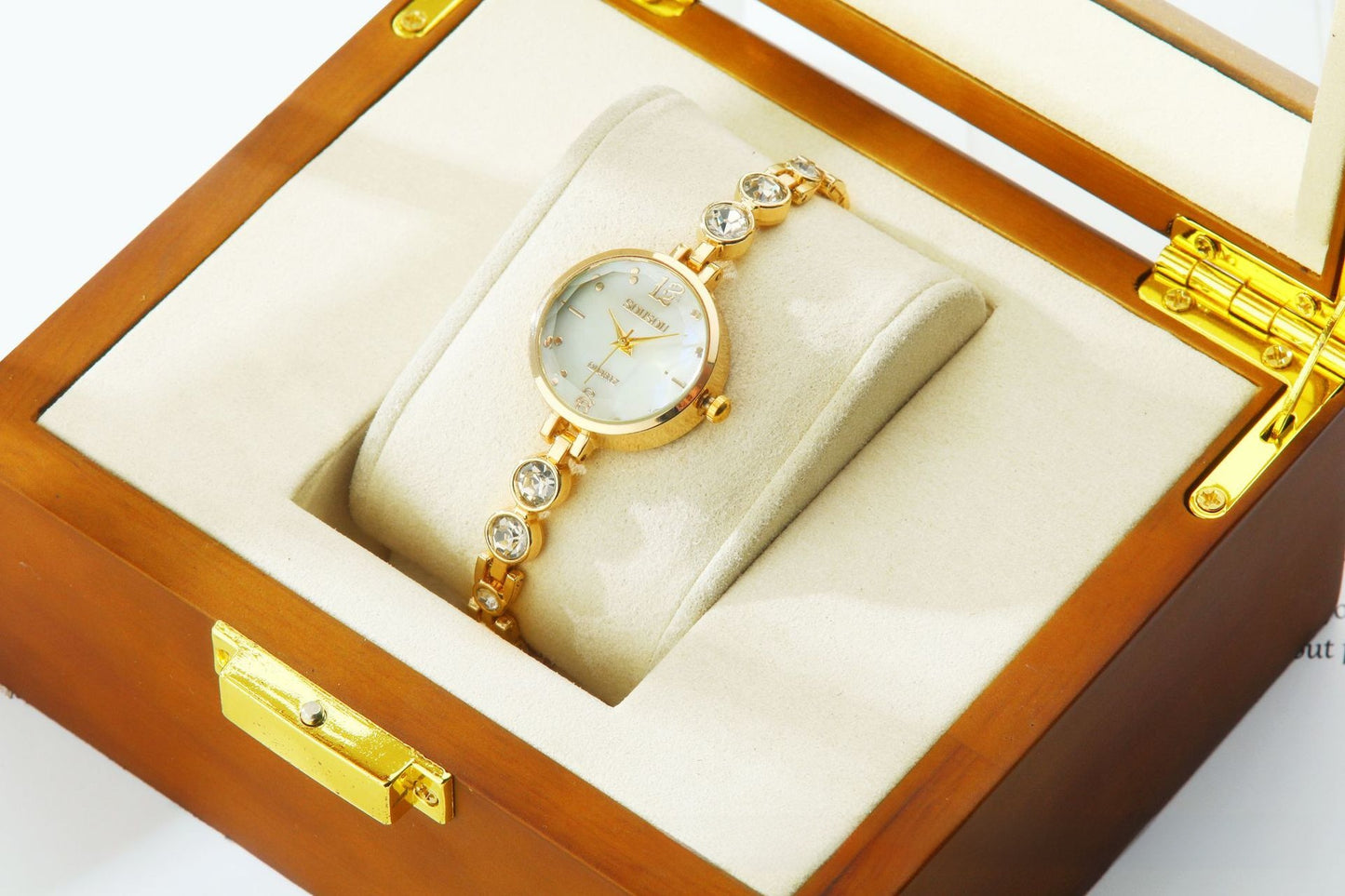 Women's Quartz Watch With Stainless Steel Strap And Buckle, Featuring Tempered Glass Mirror And Pointer Display