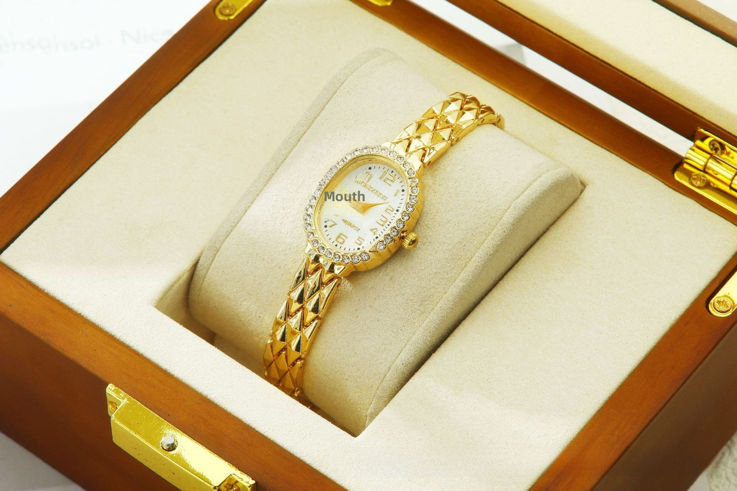 Women's Quartz Watch With Stainless Steel Strap And Buckle, Featuring Tempered Glass Mirror And Pointer Display