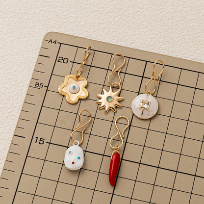 Flowers Pendant For Jewelry Making, 27x23mm Copper Base With Golden Electroplating And Zircon Inlay, 1 Piece