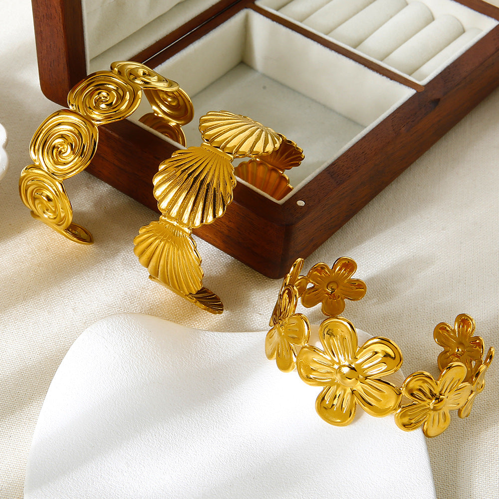Women’s Electroplated 18K Real Gold Plated Bangle For Flowers Featuring Shell Inlay