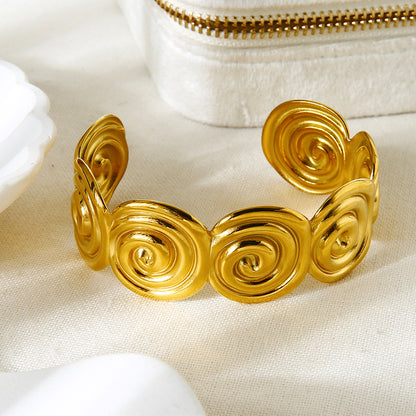 Women’s Electroplated 18K Real Gold Plated Bangle For Flowers Featuring Shell Inlay