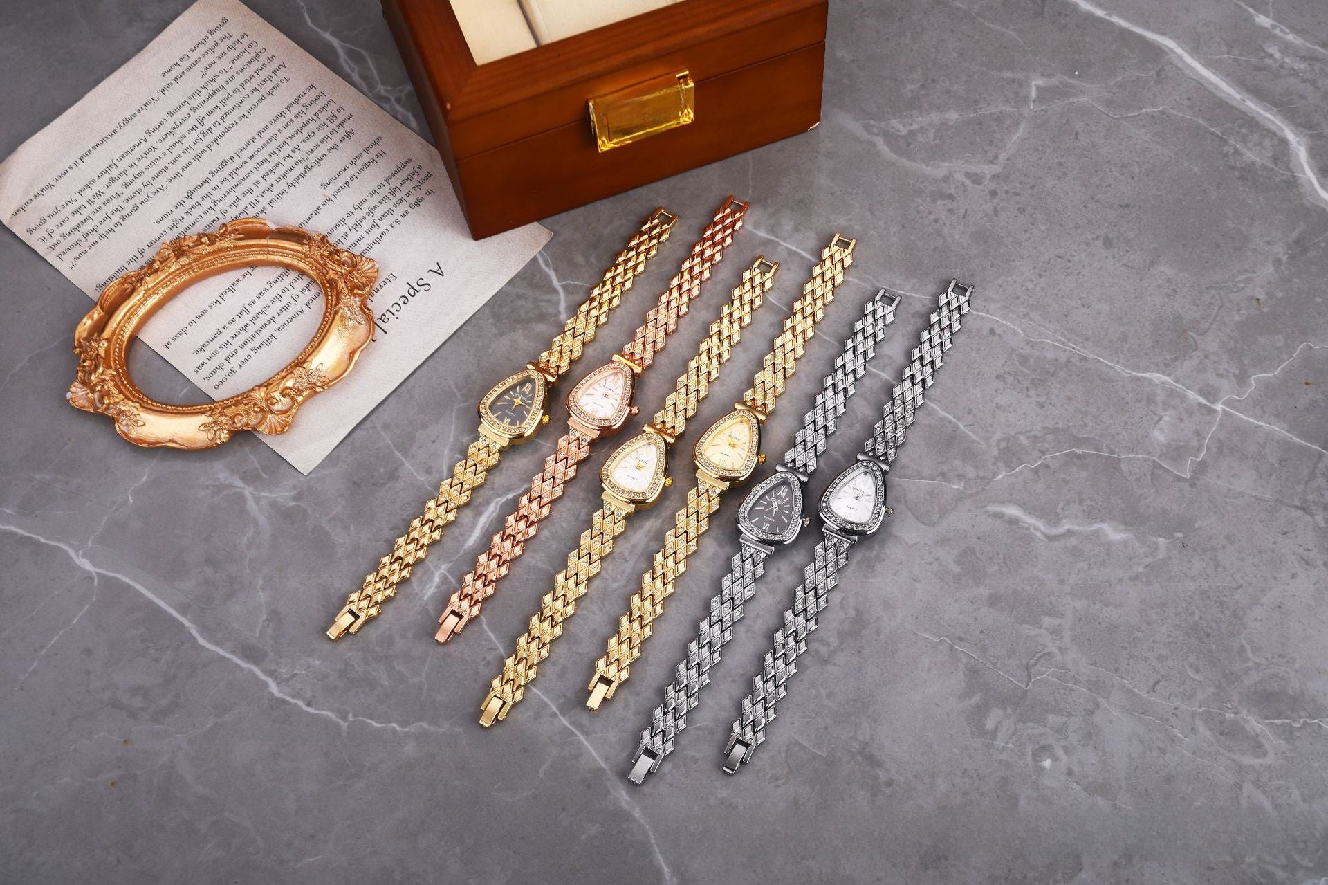 Women's Quartz Watch With Stainless Steel Strap And Buckle, Featuring Tempered Glass Mirror And Pointer Display