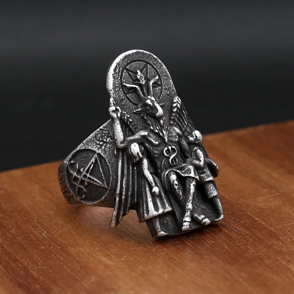 Men's Punk Skull Ring In Steel Color For A Bold And Edgy Style