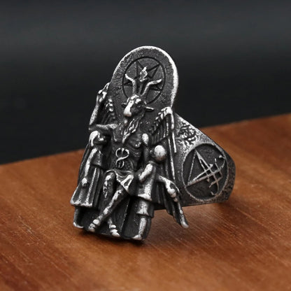 Men's Punk Skull Ring In Steel Color For A Bold And Edgy Style