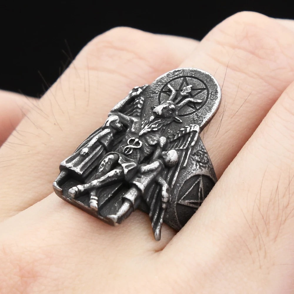 Men's Punk Skull Ring In Steel Color For A Bold And Edgy Style