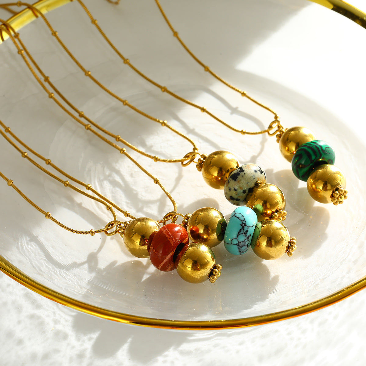 Round Pendant Necklace For Women In 201 Stainless Steel With Electroplated 18K Real Gold Plated Finish And Cable Chain