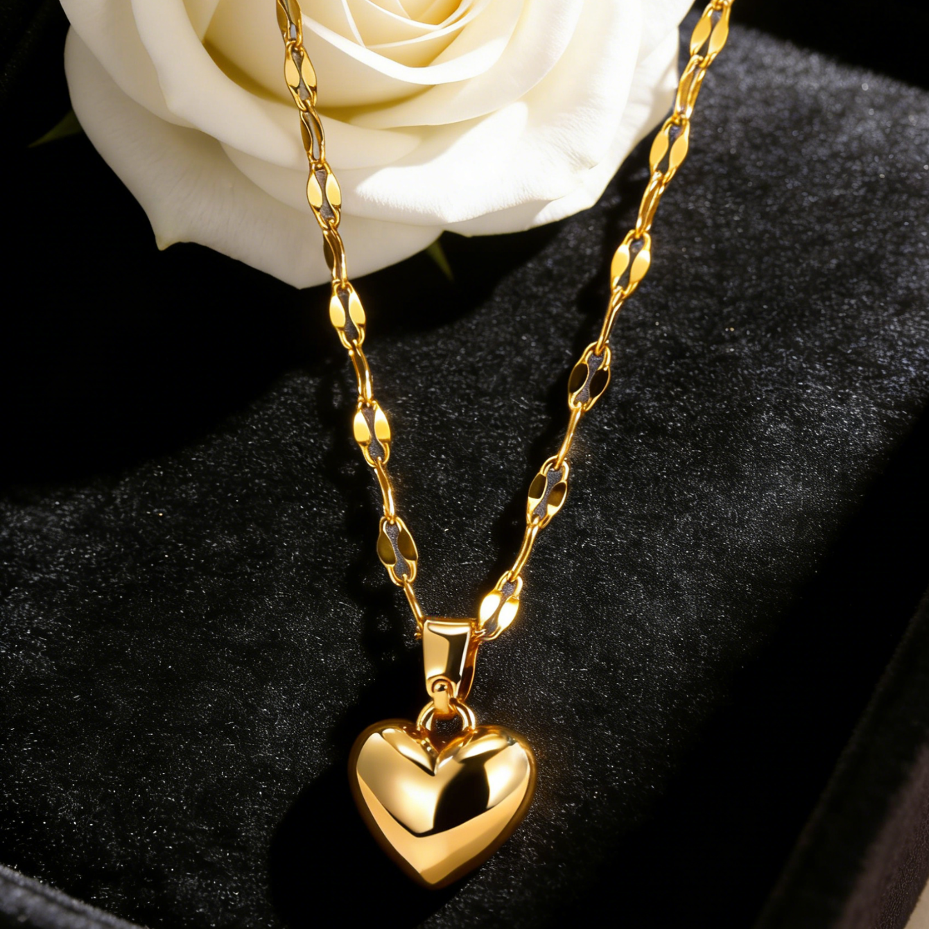 Heart Shape Necklace For Women Featuring Three-dimensional Design In 304 Stainless Steel With 18K Real Gold Plated Lip Chain