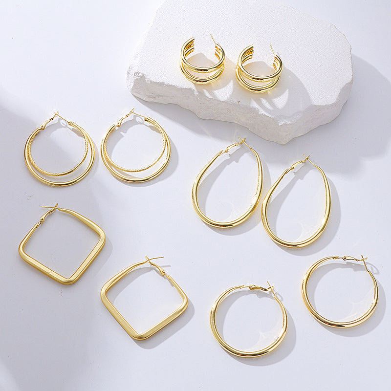 Simple Style Round Earrings For Women In Golden Metal Featuring Electroplated Finish
