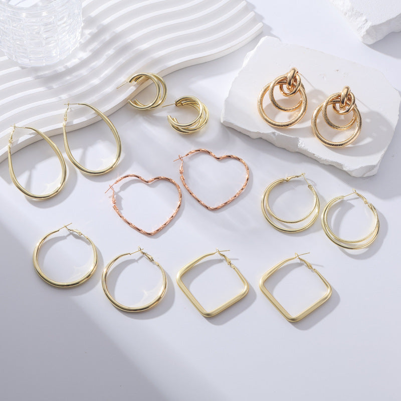 Simple Style Round Earrings For Women In Golden Metal Featuring Electroplated Finish