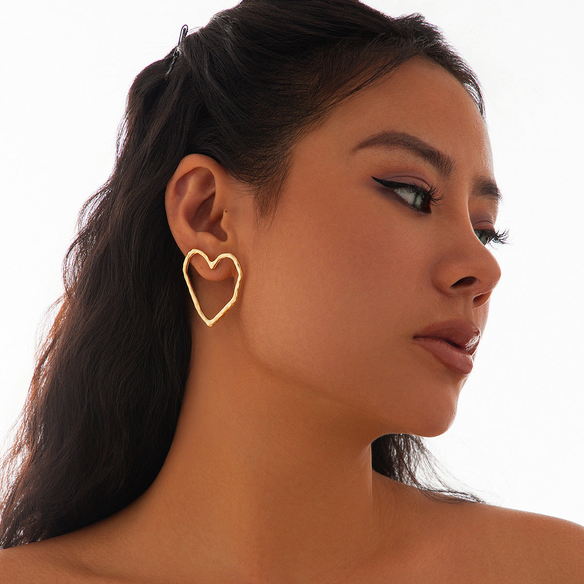 Exaggerated Heart Shape Earrings For Women In Golden Alloy, Stylish And Bold Design