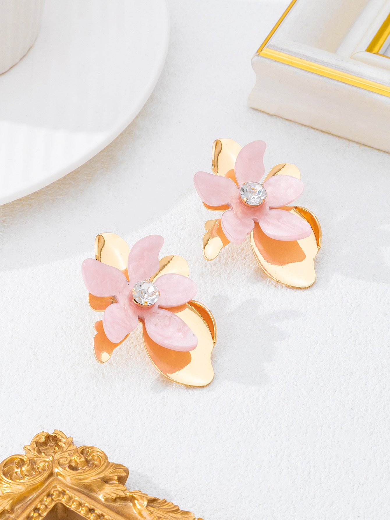 Handmade Sweet Petal Stud Earrings For Women In Alloy