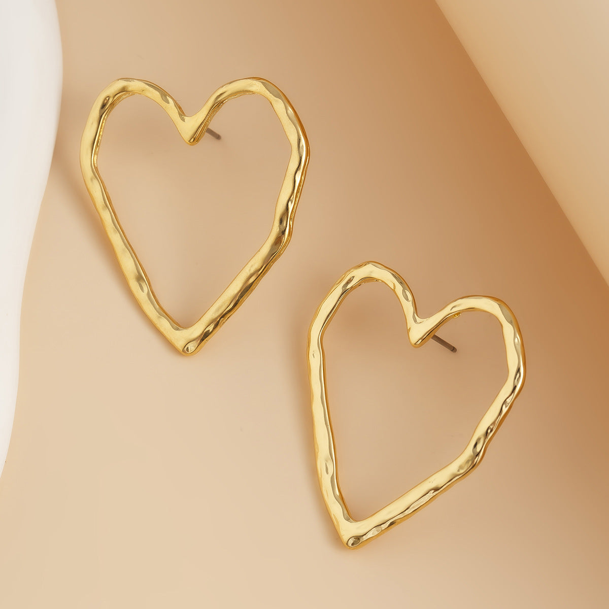 Exaggerated Heart Shape Earrings For Women In Golden Alloy, Stylish And Bold Design