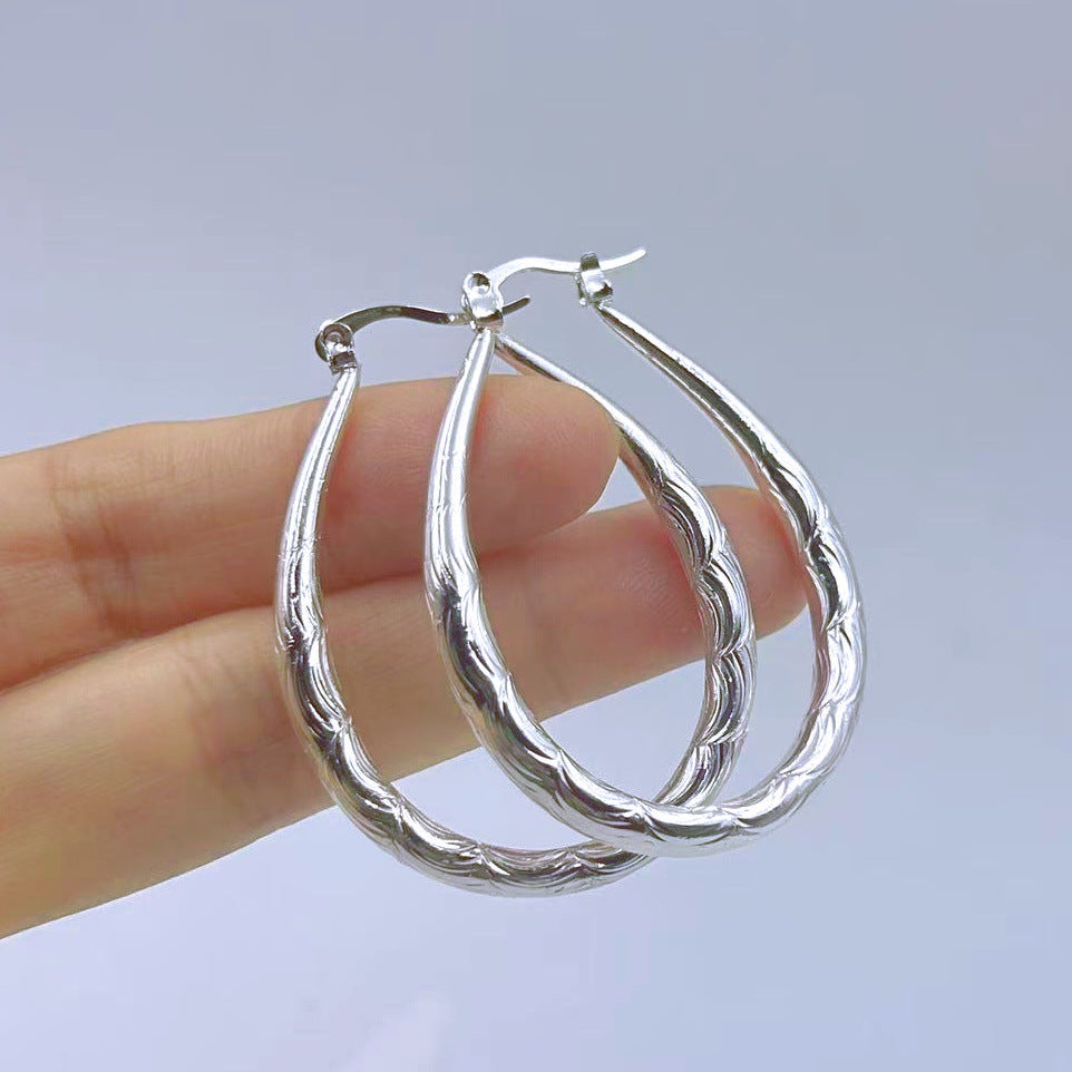 Simple Style Round Earrings For Women In Golden Metal Featuring Electroplated Finish
