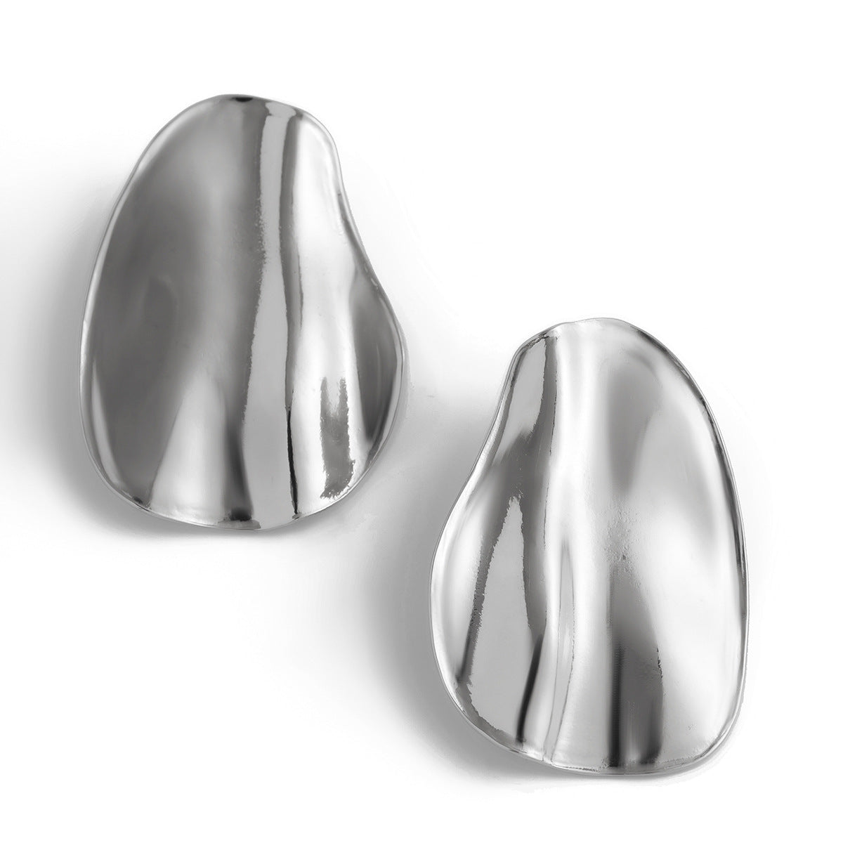 Exaggerated Heart Shape Earrings For Women In Golden Alloy, Stylish And Bold Design