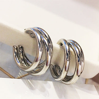 Simple Style Round Earrings For Women In Golden Metal Featuring Electroplated Finish