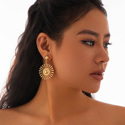 Exaggerated Heart Shape Earrings For Women In Golden Alloy, Stylish And Bold Design