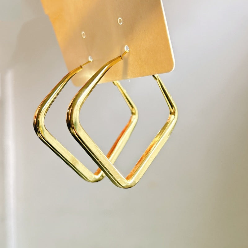 Simple Style Round Earrings For Women In Golden Metal Featuring Electroplated Finish