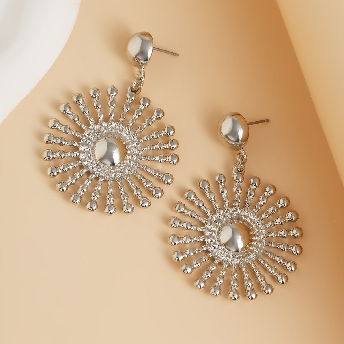 Exaggerated Heart Shape Earrings For Women In Golden Alloy, Stylish And Bold Design