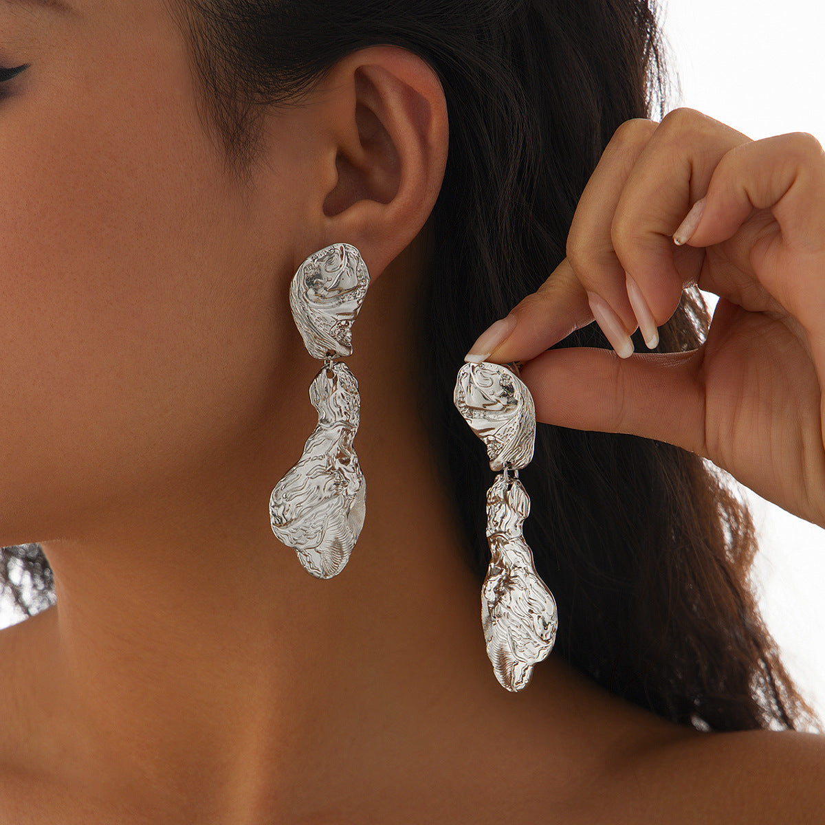 Exaggerated Heart Shape Earrings For Women In Golden Alloy, Stylish And Bold Design