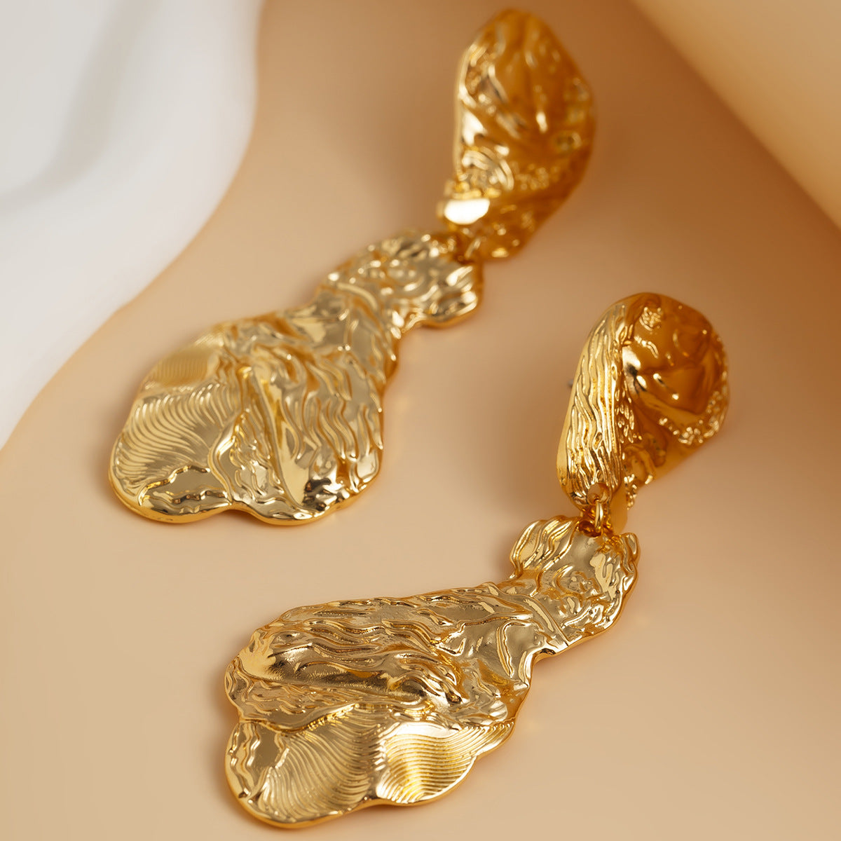 Exaggerated Heart Shape Earrings For Women In Golden Alloy, Stylish And Bold Design