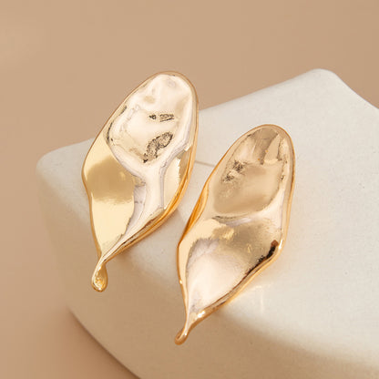 Asymmetrical Flowers Stud Earrings For Women In Zinc Alloy With Golden Plated Electroplated Finish