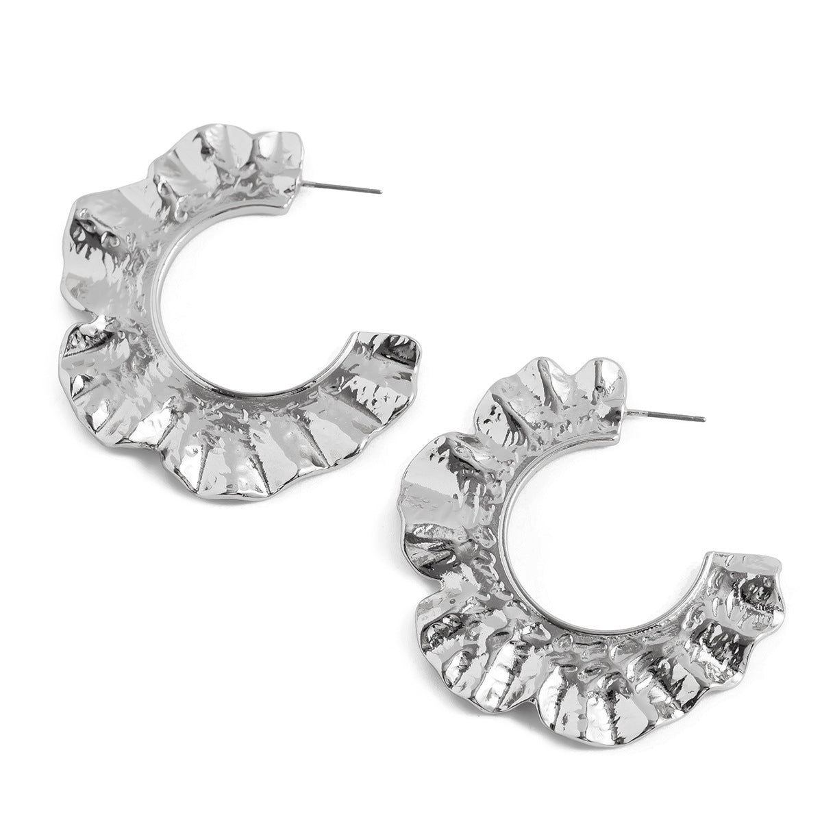 Exaggerated Heart Shape Earrings For Women In Golden Alloy, Stylish And Bold Design