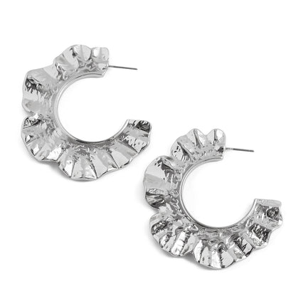 Exaggerated Heart Shape Earrings For Women In Golden Alloy, Stylish And Bold Design