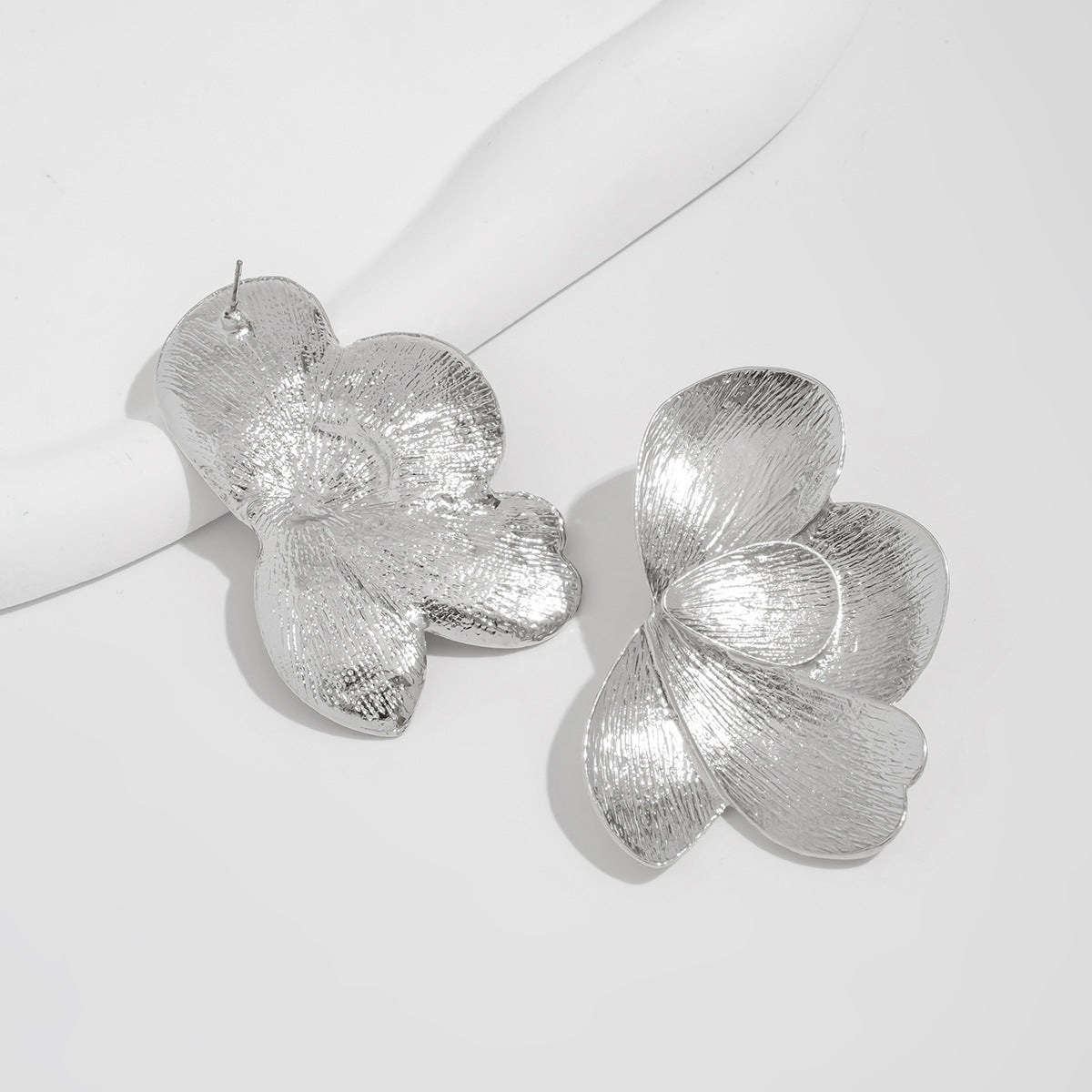 Asymmetrical Flowers Stud Earrings For Women In Zinc Alloy With Golden Plated Electroplated Finish