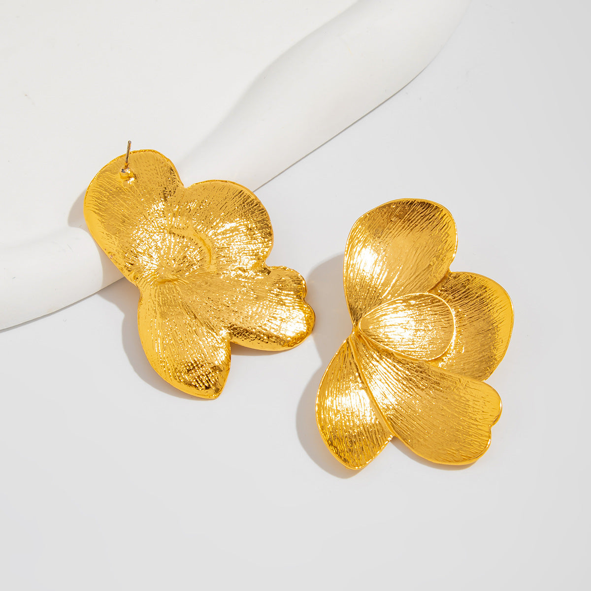 Asymmetrical Flowers Stud Earrings For Women In Zinc Alloy With Golden Plated Electroplated Finish