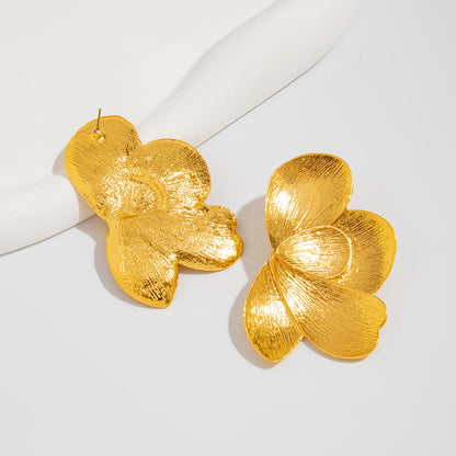 Asymmetrical Flowers Stud Earrings For Women In Zinc Alloy With Golden Plated Electroplated Finish