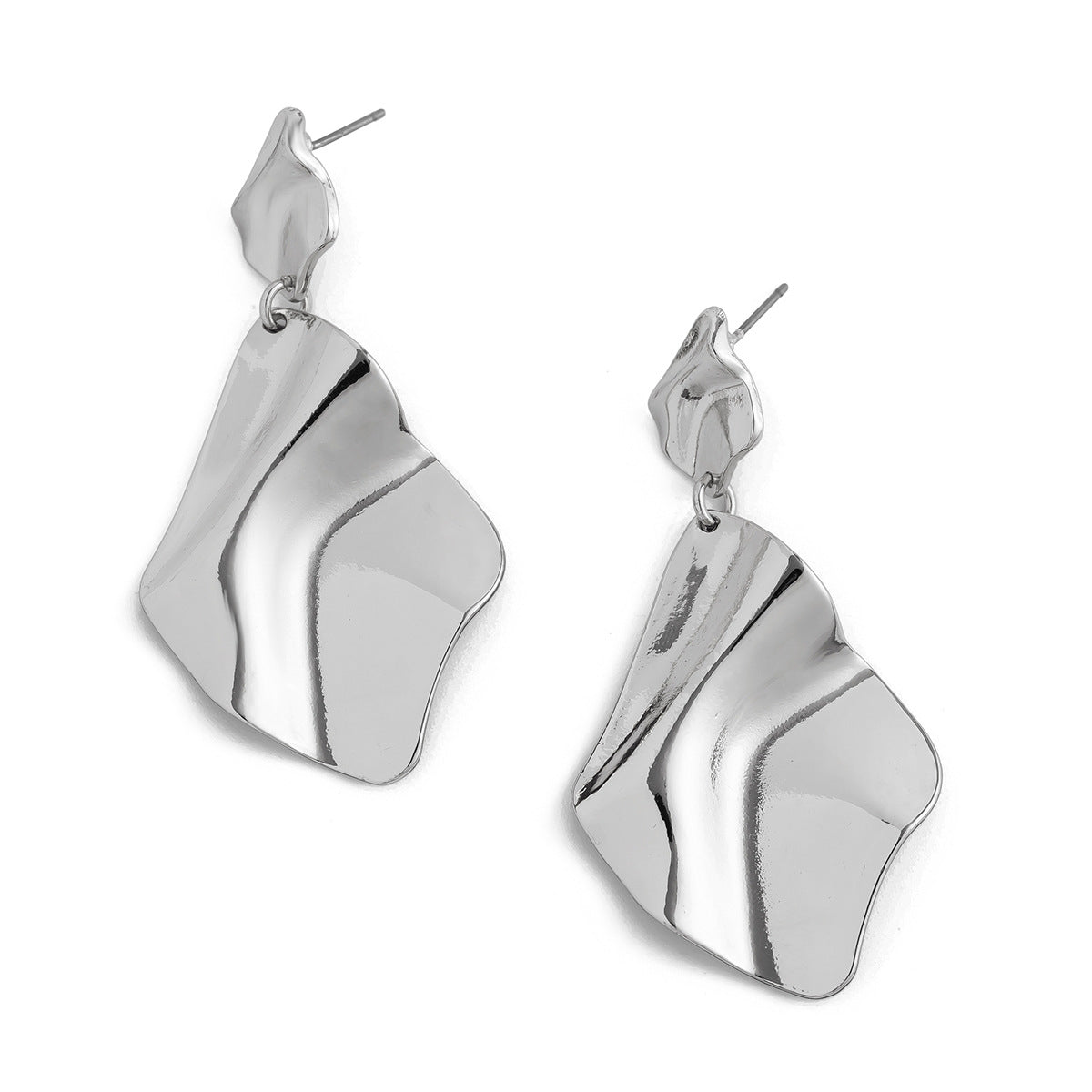 Exaggerated Heart Shape Earrings For Women In Golden Alloy, Stylish And Bold Design