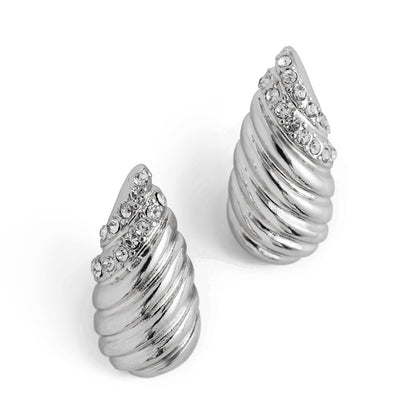 Exaggerated Heart Shape Earrings For Women In Golden Alloy, Stylish And Bold Design