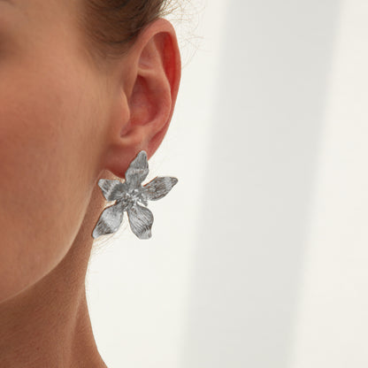 Asymmetrical Flowers Stud Earrings For Women In Zinc Alloy With Golden Plated Electroplated Finish