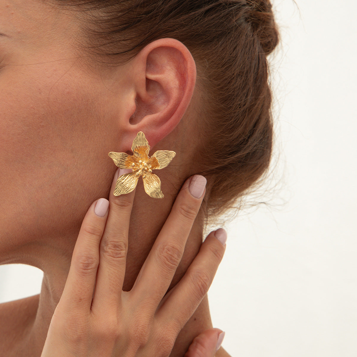 Asymmetrical Flowers Stud Earrings For Women In Zinc Alloy With Golden Plated Electroplated Finish