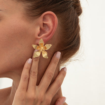 Asymmetrical Flowers Stud Earrings For Women In Zinc Alloy With Golden Plated Electroplated Finish