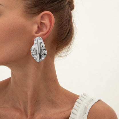 Asymmetrical Flowers Stud Earrings For Women In Zinc Alloy With Golden Plated Electroplated Finish